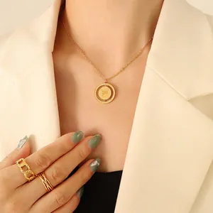 Vintage gold-plated pig pattern rotating pendant necklace with minimalist gold rings set