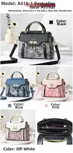Spécifications détaillées de taille pour le sac à main en cuir avec cygne décoratif