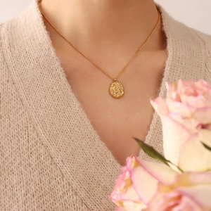 Vintage French Irregular Oval Relief Pendant Necklace 18K Gold Plated Titanium Steel Walnut Shell Texture Minimalist Jewelry