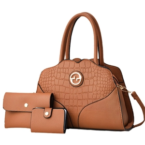 Ensemble de sacs à main marron 3 pièces avec texture croco et détails dorés