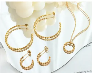 Détails de l'ensemble de bijoux torsadés plaqué or avec boucles d'oreilles et collier