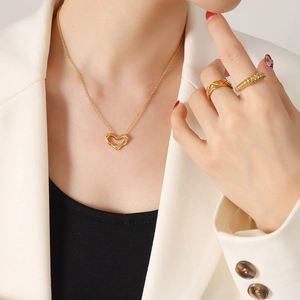 Minimalist Heart Geometric Pendant Necklace Titanium Steel 18K Gold Plated Hollow Hammered Texture Clavicle Chain For Women