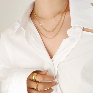 Collier Triple Couche en Acier Inoxydable Minimaliste pour Femmes Plaqué Or Argent Chaîne Serpent Bijoux Cadeau