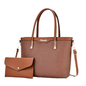 Ensemble sac cabas en toile marron avec pochette assortie et détails en cuir