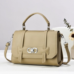 Minimalist khaki lychee texture handbag with unique silver double-ring interlocking buckle