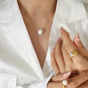 Collana Con Pendente Perla Artificial Barocca Irregolare Acciaio Al Titanio Placcato Oro 18K Gioielli Catena Sottile Per Donna