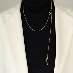 Collier Longue Chaîne De Pull Minimaliste Acier Titane Plaqué Or 18K Pendentif Rectangulaire Géométrique Réglable En Y Pour Femmes
