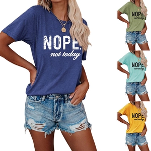 Détail de l'imprimé Nope Not Today sur les t-shirts à manches courtes en coton vintage