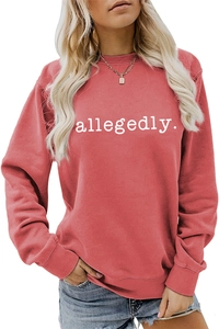 Détail du sweat-shirt corail avec impression de lettres allegedly de style machine à écrire