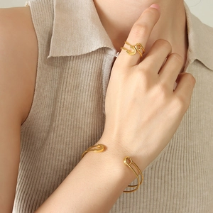 Safety Pin Bangle And Adjustable Ring Stainless Steel 18K Gold Plated Trendy Minimalist Fashion Jewelry For Women