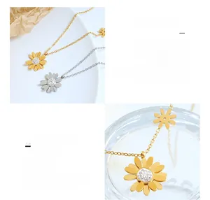 Vue détaillée du pendentif marguerite avec placage en or 18 carats et zircons
