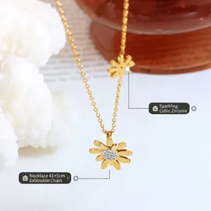 Collier marguerite dorée avec zircons blancs brillants et chaîne réglable de 41cm