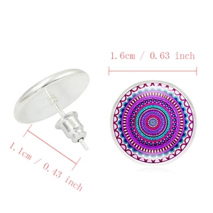 Mandala Glas-Ohrstecker mit lila-blauem Vintage-Muster und Größenangaben für Damen