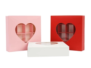 Detail of 9-compartment chocolate gift box with heart-shaped window in 3 colors
