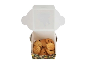 Makroansicht der Erntedank-Geschenkbox mit PVC-Fenster und festlichem Truthahn-Muster