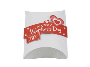 Boîte cadeau oreiller blanche gaufrée de cœurs avec ruban rouge Happy Valentine's Day