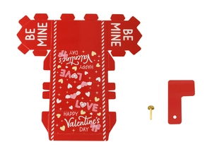 Dettaglio del kit scatola di caramelle San Valentino fai-da-te con fermagli in metallo