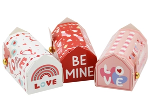 Tre scatole di caramelle a forma di cassetta postale con motivi a cuore festivi