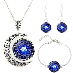 Détail du coffret bijoux Taureau avec collier lune, bracelet et boucles d'oreilles