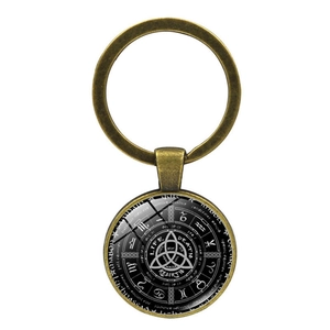 Portachiavi Ruota dell'Anno pagana con cupola in vetro Wiccan in bronzo e segni zodiacali