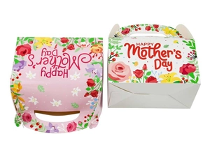 Detail der Happy Mother's Day Geschenkschachteln mit Blumenmuster und praktischem Griff