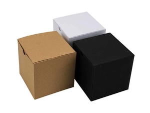 Drielandige vierkante kraft geschenkdozenset in bruin, wit en mat zwart met handige inkeping
