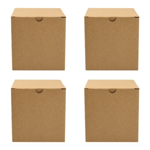 Set van vier vierkante kraftpapier geschenkdozen van 10cm met scharnierende deksels