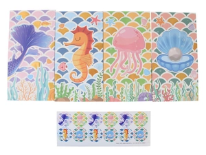 Détail de sacs en papier pour aliments avec motifs écailles de sirène et hippocampe