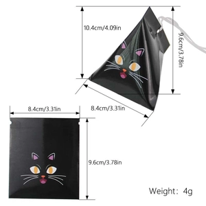 Caja regalo Halloween gato negro en forma de pirámide con dimensiones y diseño 3D