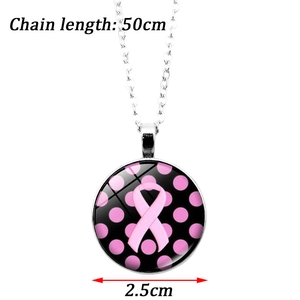 Parure de bijoux ruban rose contre le cancer du sein avec chaîne 50cm et pendentif rond