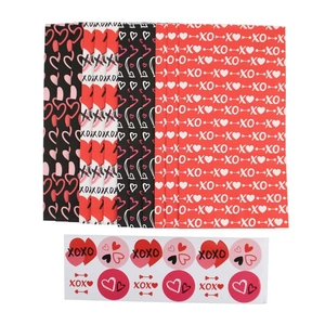 Valentinstag Geschenkpapier Set mit XOXO Herzmustern und passenden runden Aufklebern