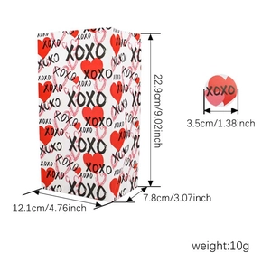 XOXO Valentinstag Geschenktüte mit Herzmuster und Maßen von 22,9x12,1x7,8 cm