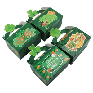 Lot de 4 boîtes cadeaux Saint-Patrick vertes avec trèfles et poignées pratiques