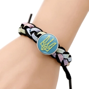 Handgemaakte Oekraïense armband met drietand-embleem en verstelbaar zwart koordje