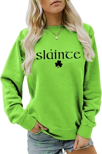 Détail du sweat vert néon Sláinte avec imprimé trèfle pour la Saint-Patrick