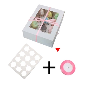 Weiße 12er-Cupcake-Box mit Sichtfenster und rosa Band für professionelle Gebäckpräsentation