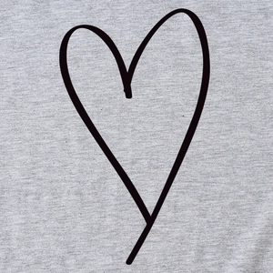 T-shirt gris décontracté pour femme avec motif imprimé cœur noir minimaliste