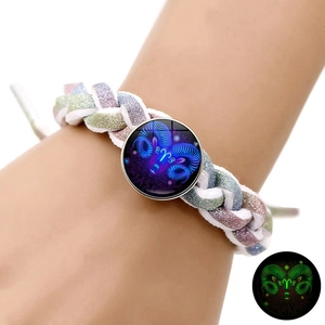 Bracciale intrecciato segno Ariete con cordino glitterato ed effetto fluorescente