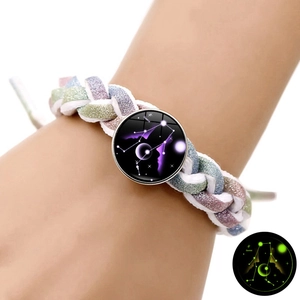 Bracelet tressé signe Gémeaux lumineux avec effet phosphorescent et cordelette pailletée