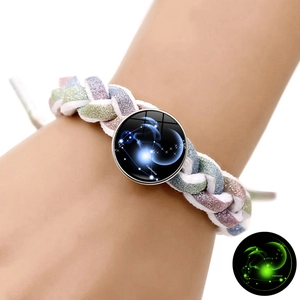 Bracelet tressé Capricorne lumineux avec pendentif phosphorescent et sangle violette