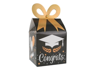 Détail de la boîte cadeau de remise de diplôme avec nœud doré et imprimé Congrats