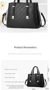 Vue détaillée du sac noir en similicuir tressé avec dimensions et boucles dorées