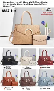 Détails du grand sac cabas rayé et petit sac avec boucle en C déclinés en sept coloris