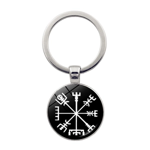 Détail du porte-clés pendentif boussole viking Vegvisir argenté avec dôme en verre