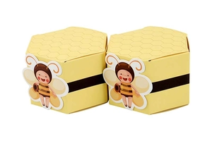 Macro di scatole regalo ape 3D con trama a nido d'ape e simpatici adesivi con piccole api