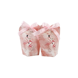 Rosa Flamingo Süßigkeitenbox mit Satin-Schleife und goldener Special For You Aufschrift