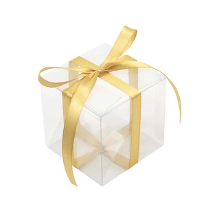 Scatola regalo quadrata in PVC trasparente con elegante nastro di raso dorato per dolci