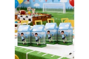 Détail de boîtes cadeaux foot avec motifs de gardien et poignées jaunes