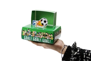 Détail de la boîte à bonbons foot avec but 3D et slogan GOAL pour les fêtes