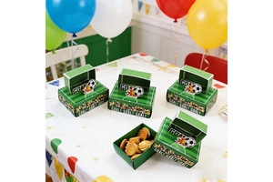 Détail de boîte cadeau foot avec design de but et texte GOAL pour anniversaires d'enfants